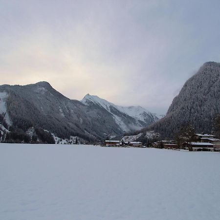 Serene Cottage In Neukirchen Am Gro Venediger Neukirchen am Großvenediger エクステリア 写真