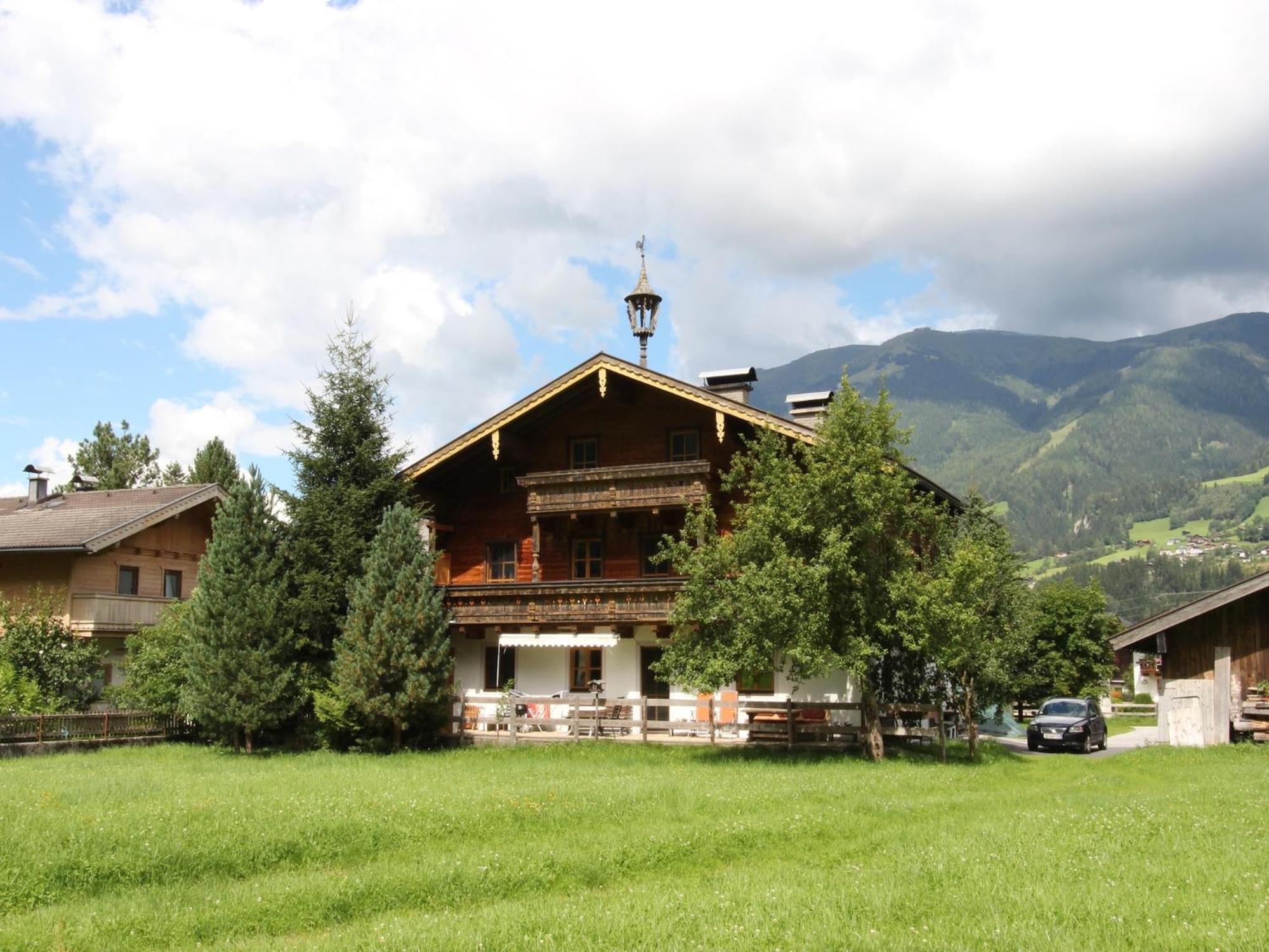 Serene Cottage In Neukirchen Am Gro Venediger Neukirchen am Großvenediger エクステリア 写真