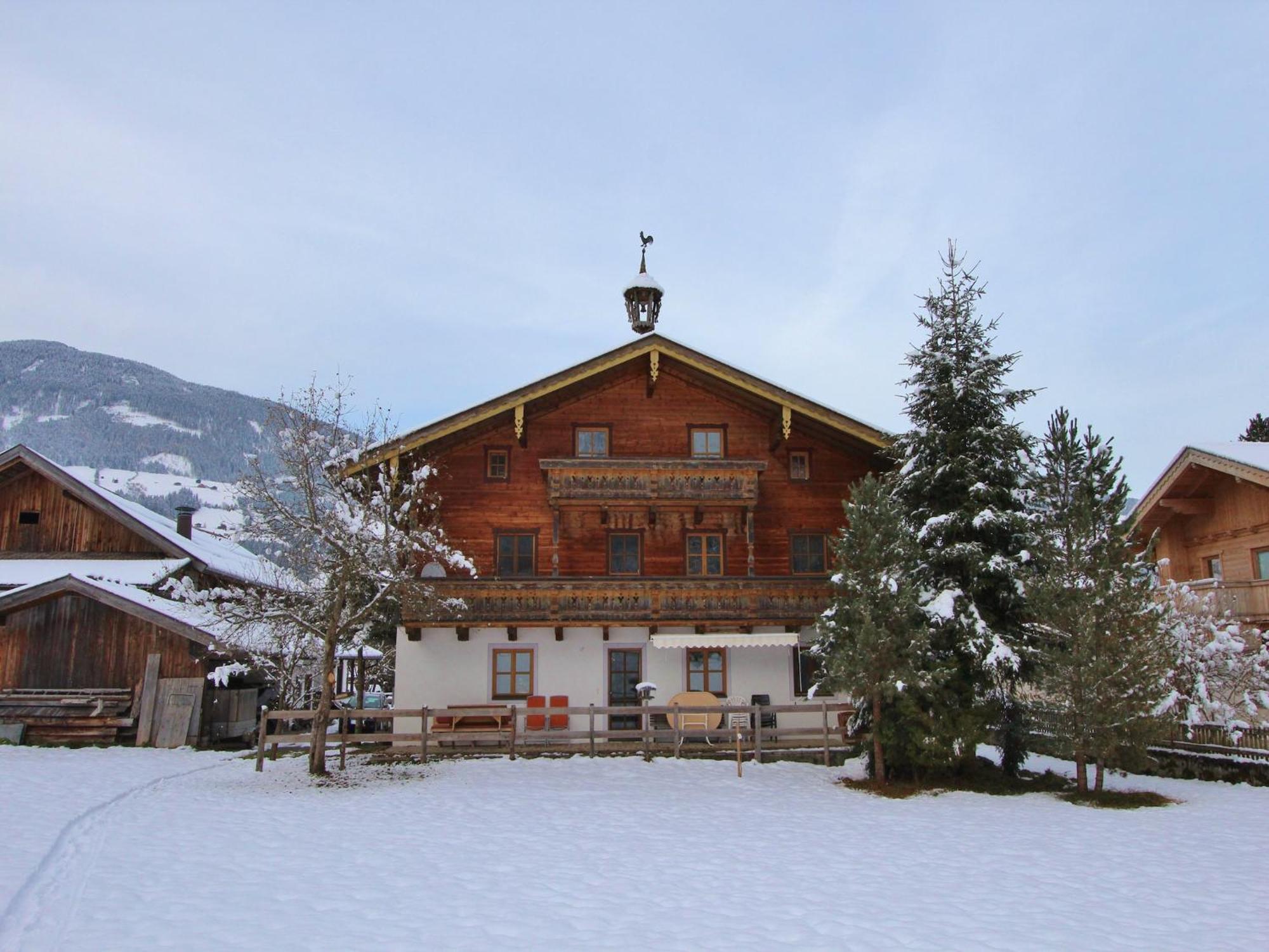 Serene Cottage In Neukirchen Am Gro Venediger Neukirchen am Großvenediger エクステリア 写真